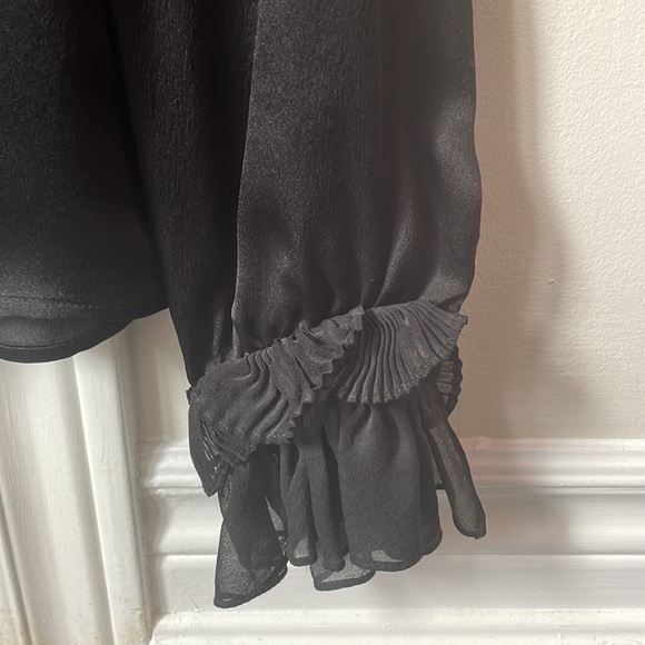 Diane Von Furstenberg blouse - Picture 3 of 6